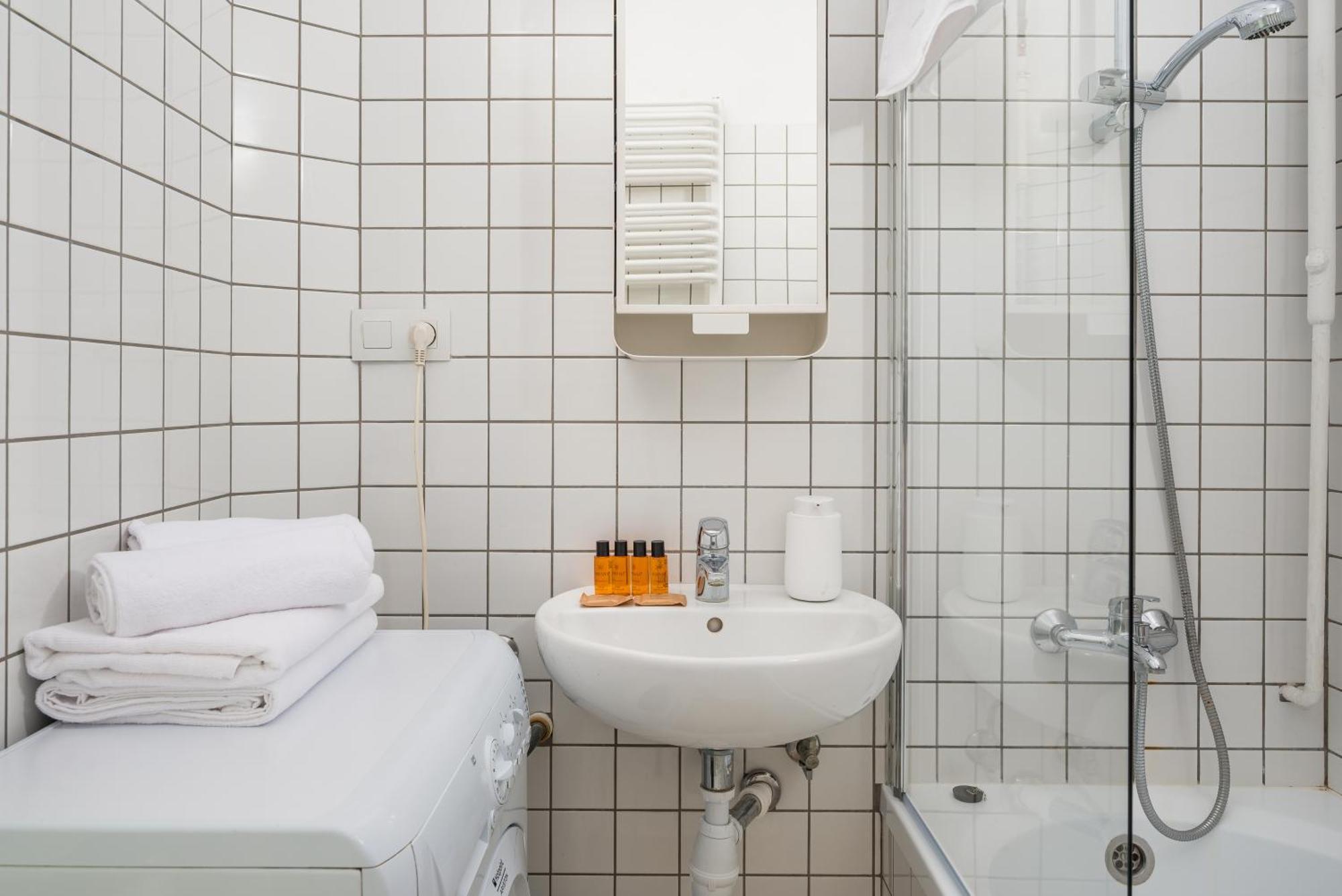 Wola Ratusz Homely Apartment Warsawa Bagian luar foto